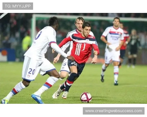 里昂本赛季进攻数据表现稳健，场均射正与关键传球数持续提升